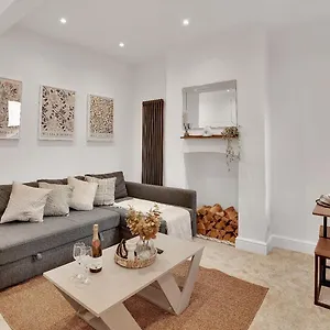 The Bay Escape -lovely 3bd House Holiday home