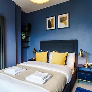 Inspohome Pontcanna Haven 2-bed House Garden Netflix Games Freeparking Holiday home
